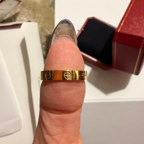 EUC AUTHENTIC CARTIER LOVE RING SMALL MODEL- 1 diamond 8 3/4 - Picture 10 of 16